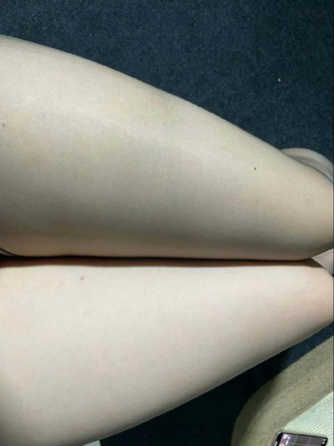 扒开穿黑色袜子的女人图片_4