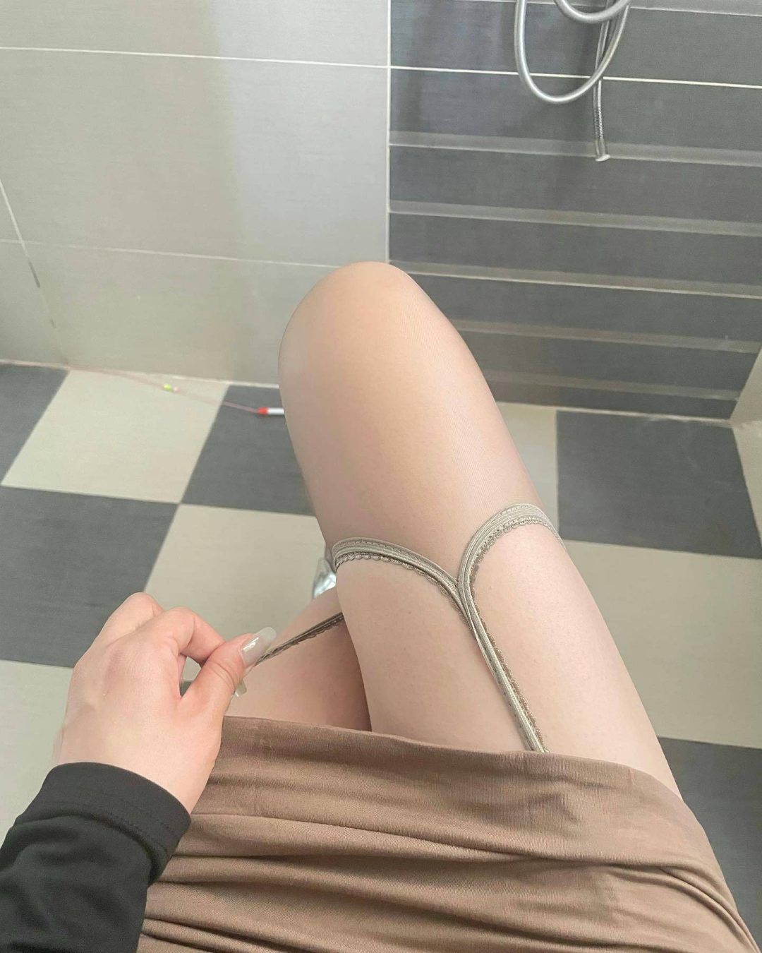 肉色丝袜天花板吊袜带真的很漂亮！_2