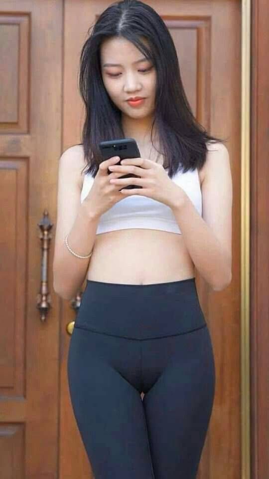 健身美女穿紧身裤展示他的修行成果_3